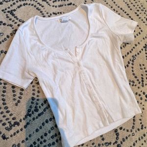 Cute basic buttoned tee